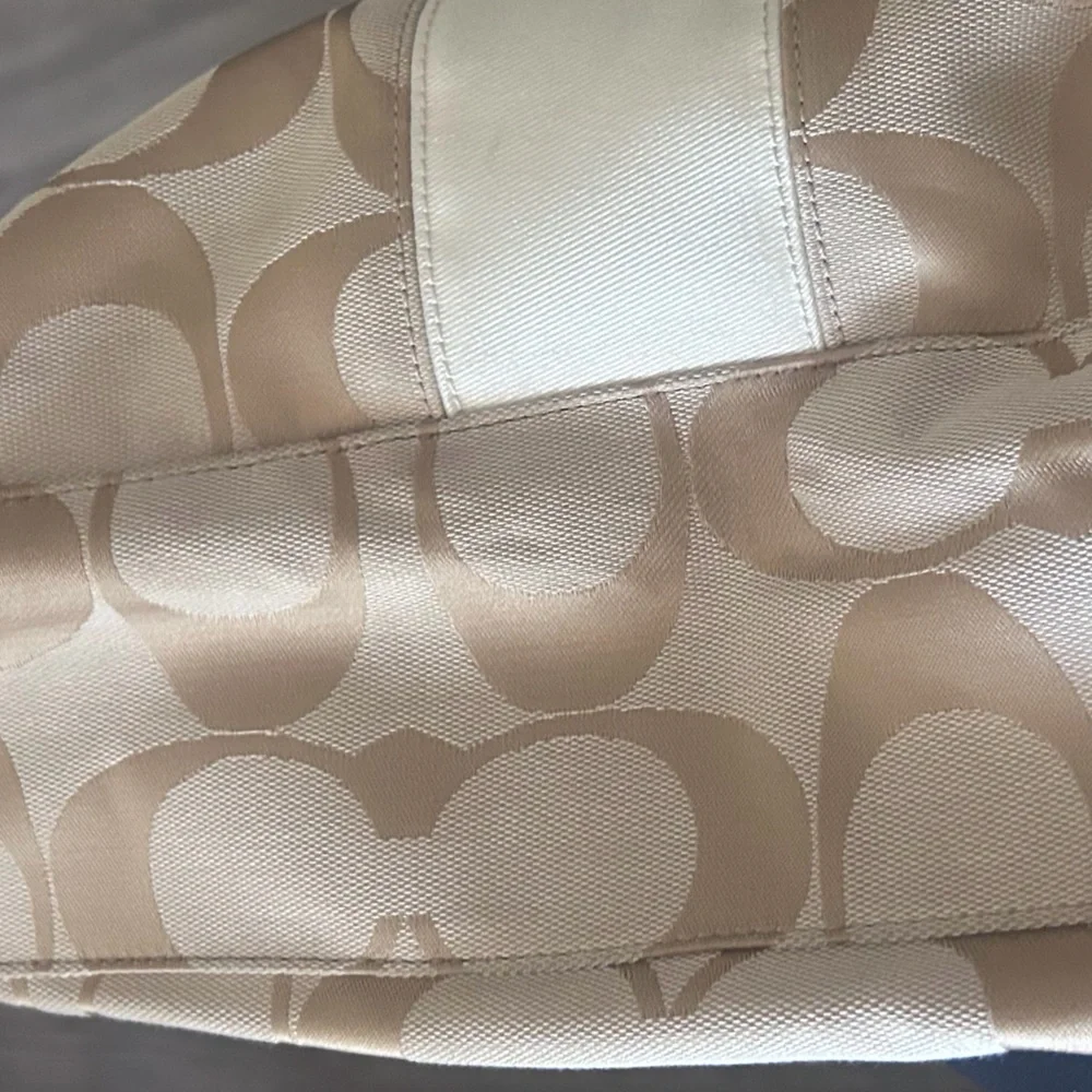 Coach signature bag with detachable straps - Picture 4 of 4